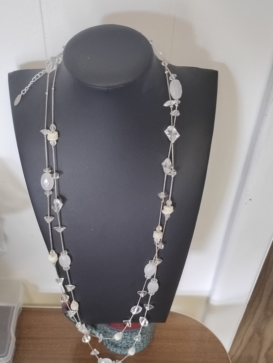 Jewelry - Vintage Delicate White & Silver Multi-Strand Beaded Necklace